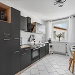 Modernes City-apartment Zentral Am Hasselbachplatz