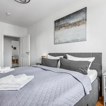 Stylisches City-apartment Zentral Am Hasselbachplatz *