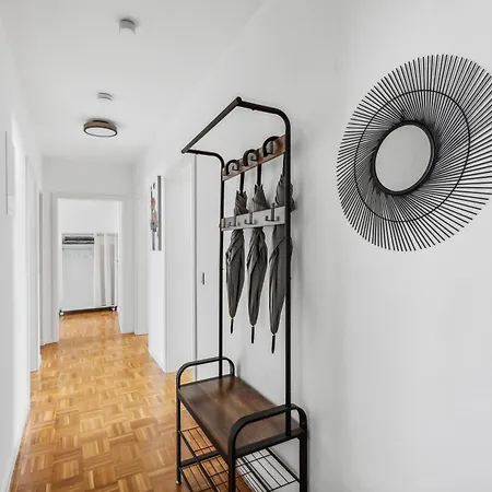 Modernes City-apartment Zentral Am Hasselbachplatz