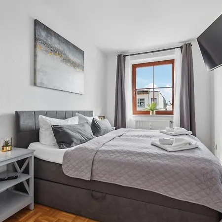 Modernes City-apartment Zentral Am Hasselbachplatz شقة